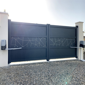 Portail aluminium contemporain